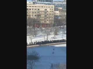 the procession of russians behind the coffin of a criminal authority.